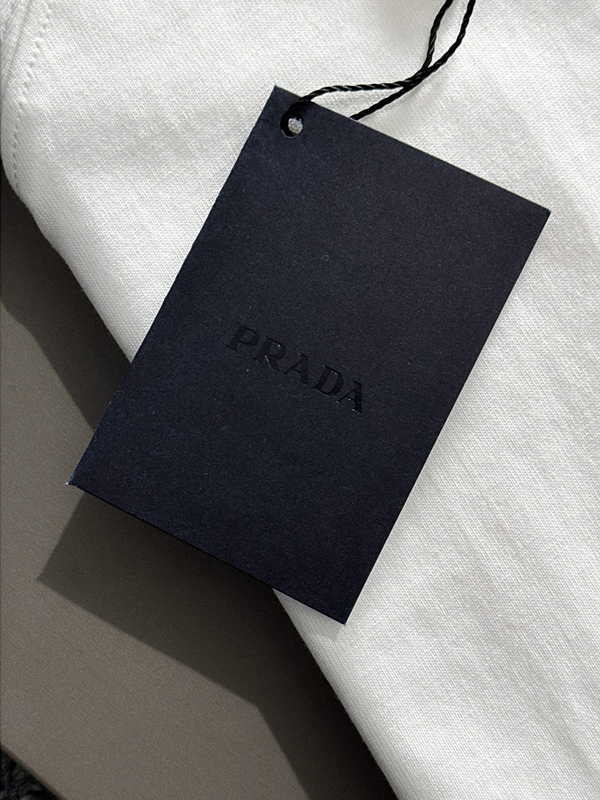 ブランドTシャツ角部分ディテール